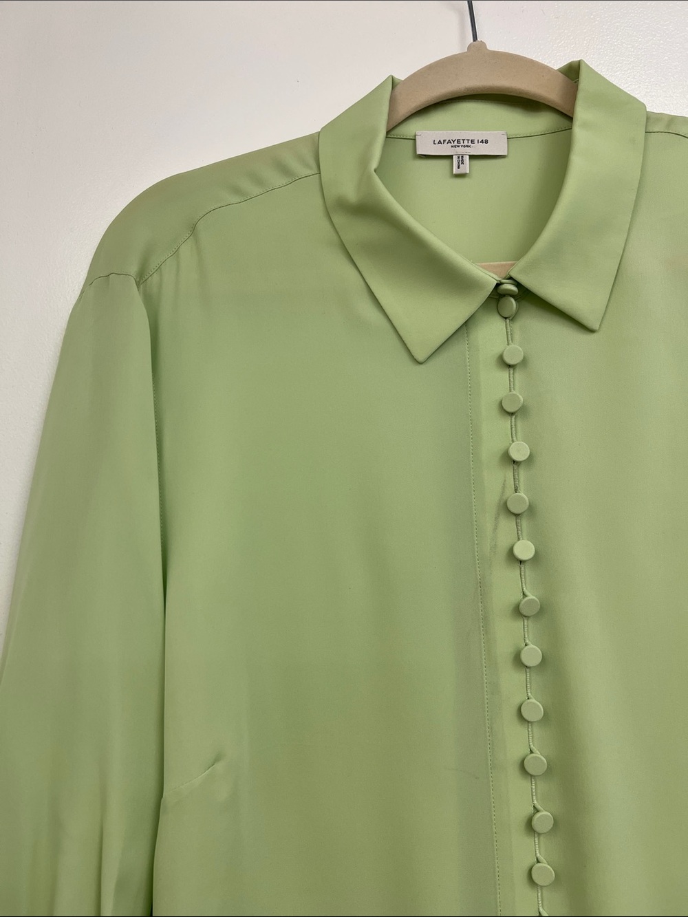 Lafayette 148 Light Green 100% Silk Button Up Blouse Collared Shirt Work Office - Picture 3 of 7